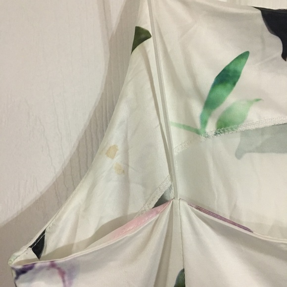 Floral square neck dress - Picture 5 of 7